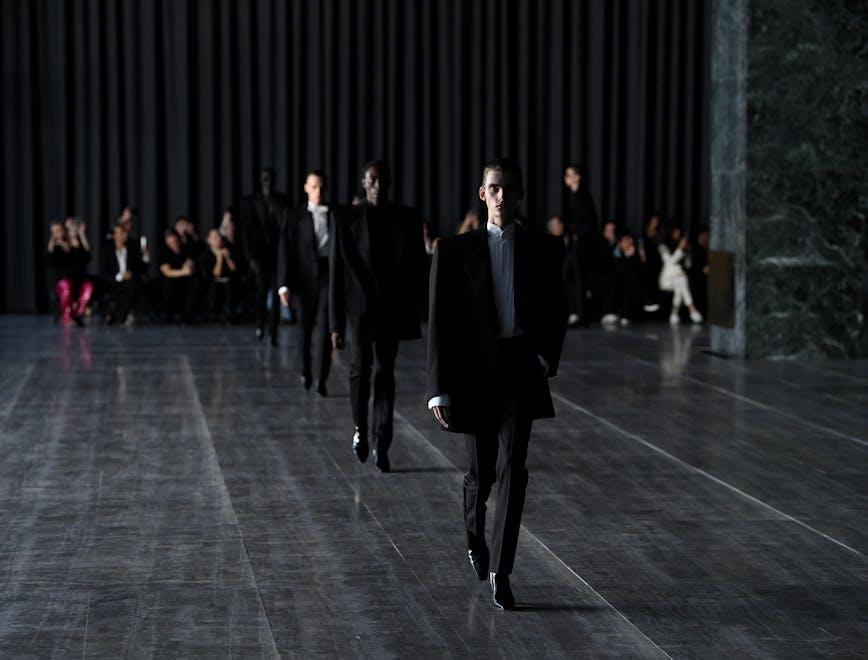 Saint Laurent la sfilata uomo primavera estate 2024 a Berlino