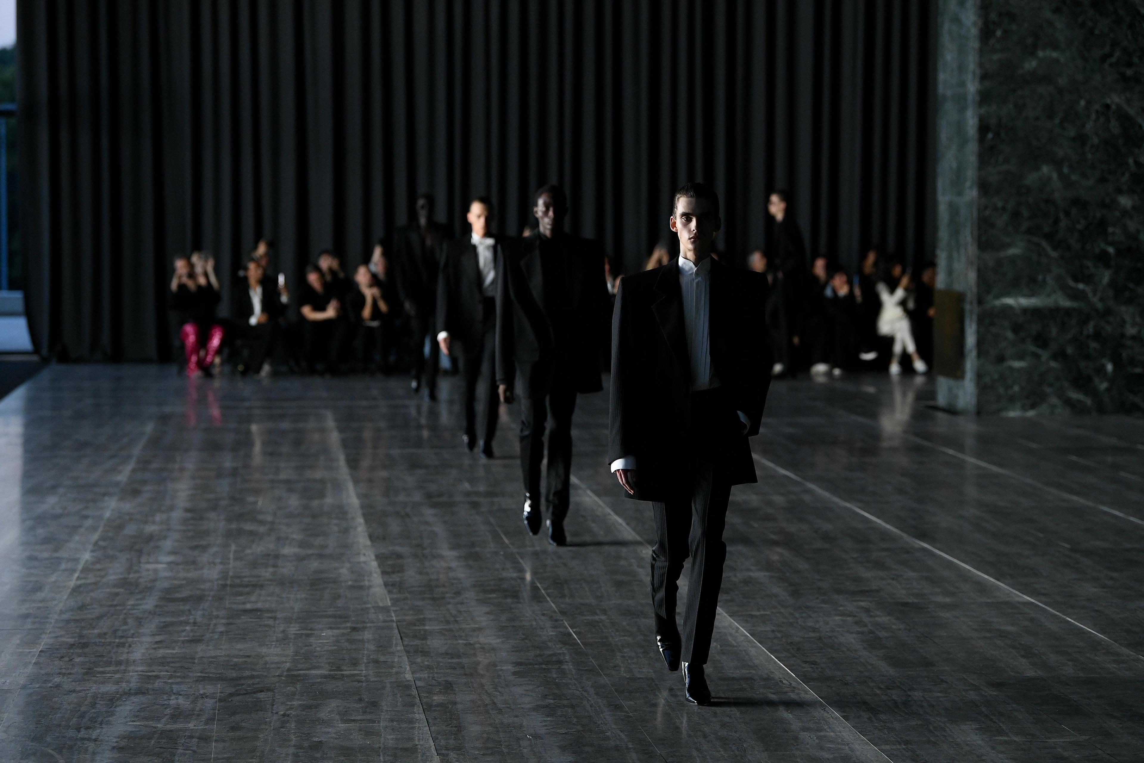 Saint Laurent la sfilata uomo primavera estate 2024 a Berlino