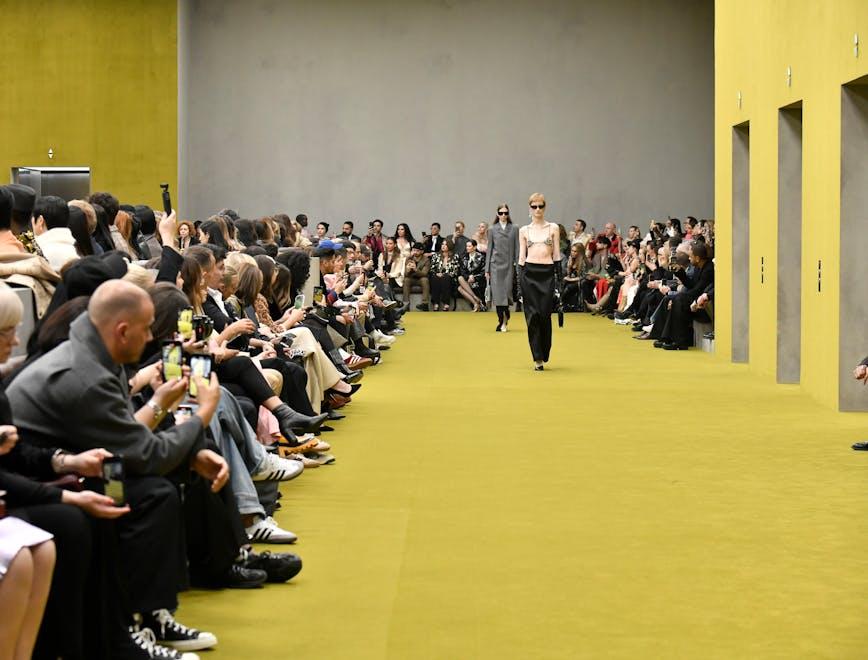 La sfilata di Gucci autunno inverno 2023-24 alla Milano Fashion Week