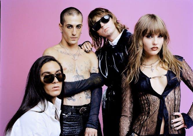 I Maneskin al completo per l'uscita del loro nuovo singolo, "HONEY (ARE U COMING?)" (Courtesy Sony Music)