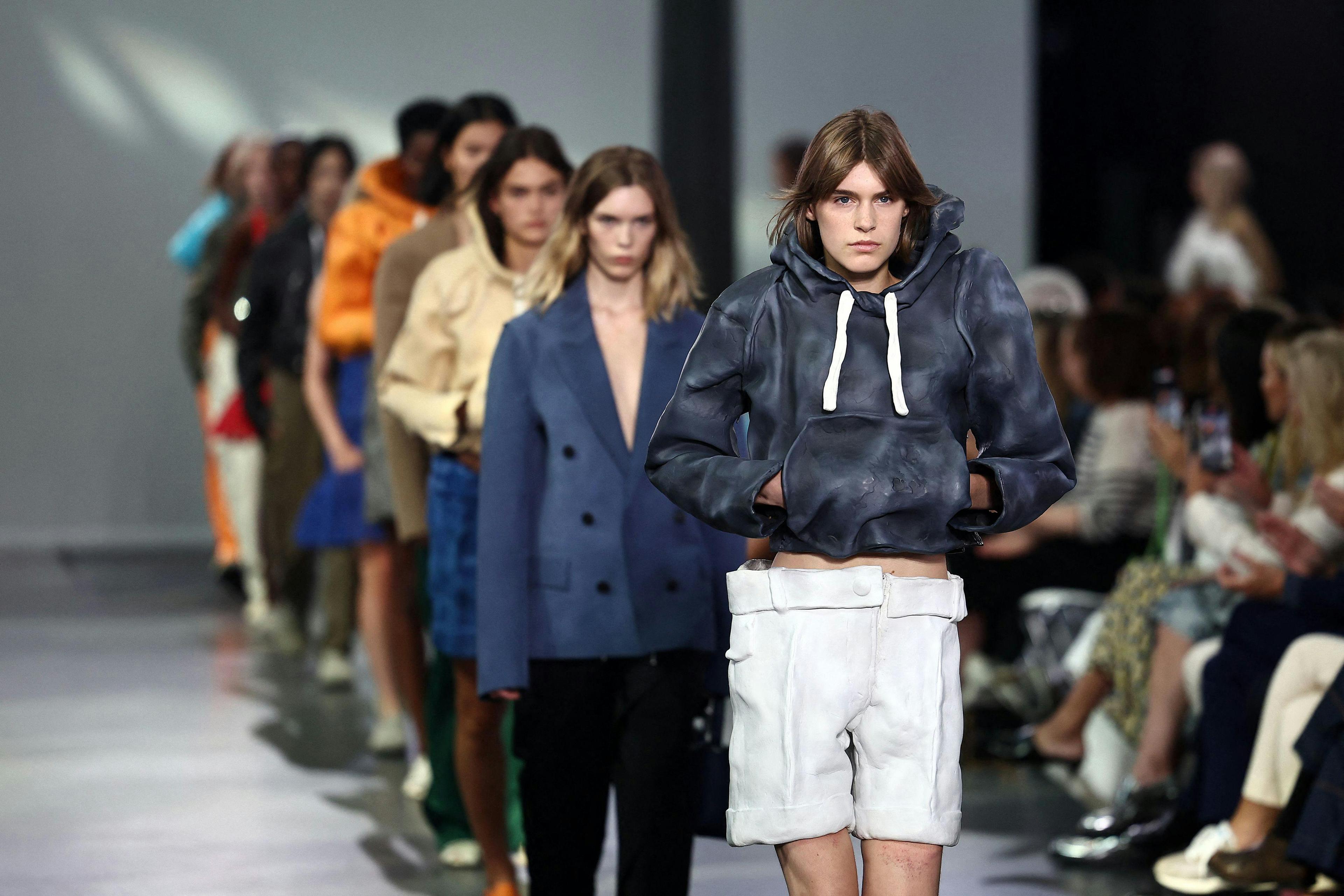 JW Anderson la sfilata primavera estate 2024 alla London Fashion Week