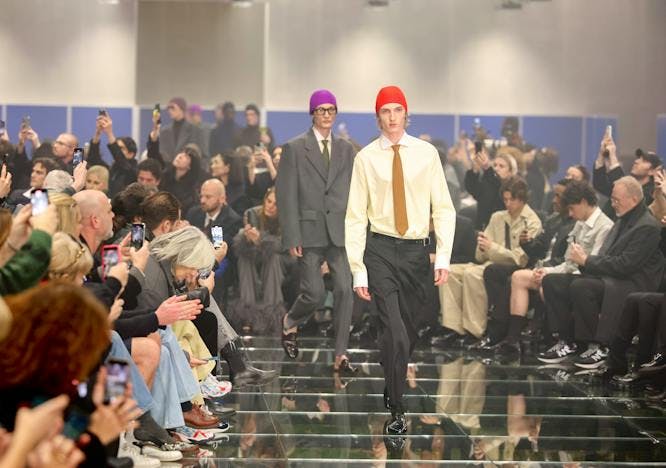 Prada la sfilata uomo autunno inverno 2024-25 alla Milano Fashion Week