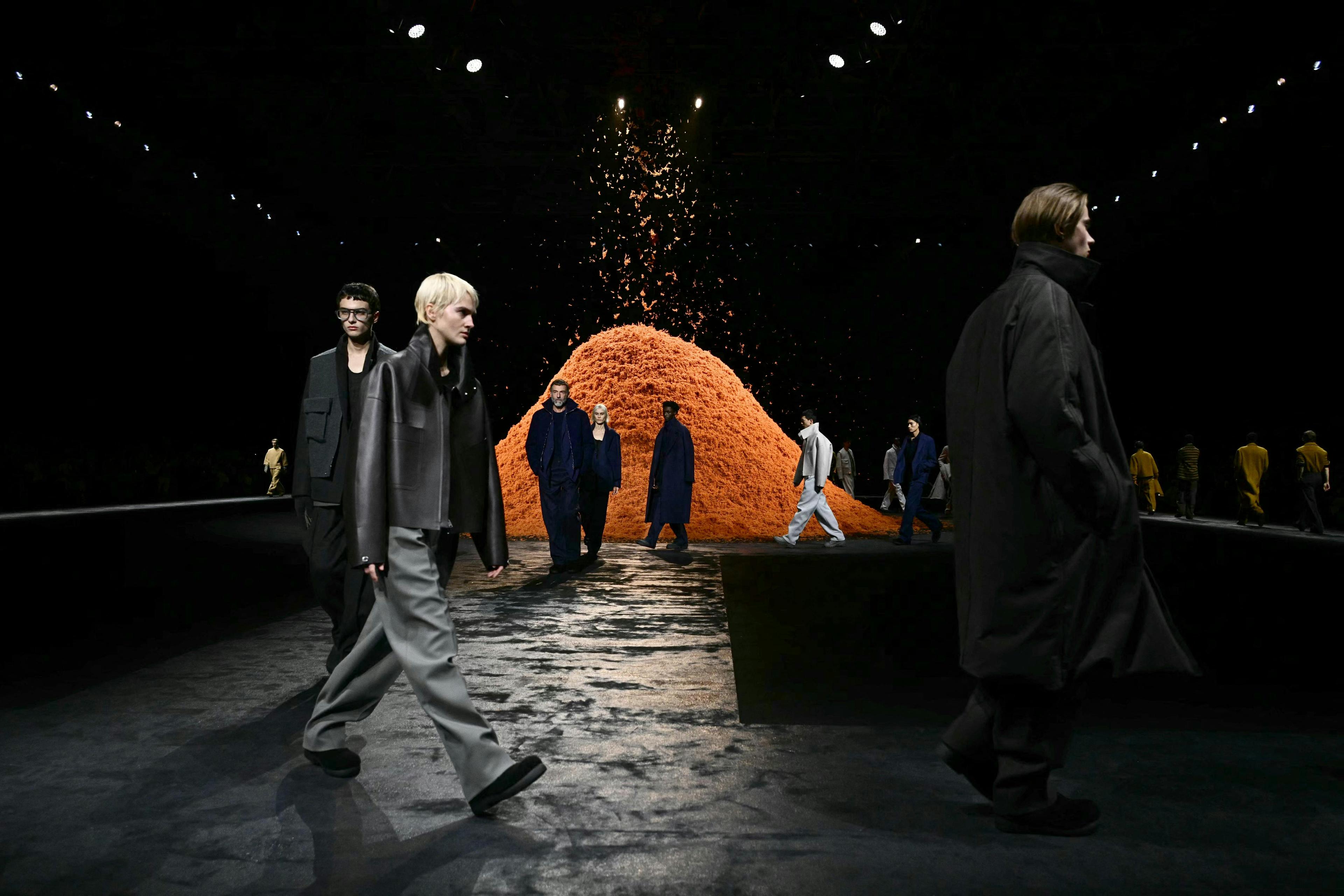 Zegna la sfilata autunno inverno 2024-25 alla Milano Fashion Week