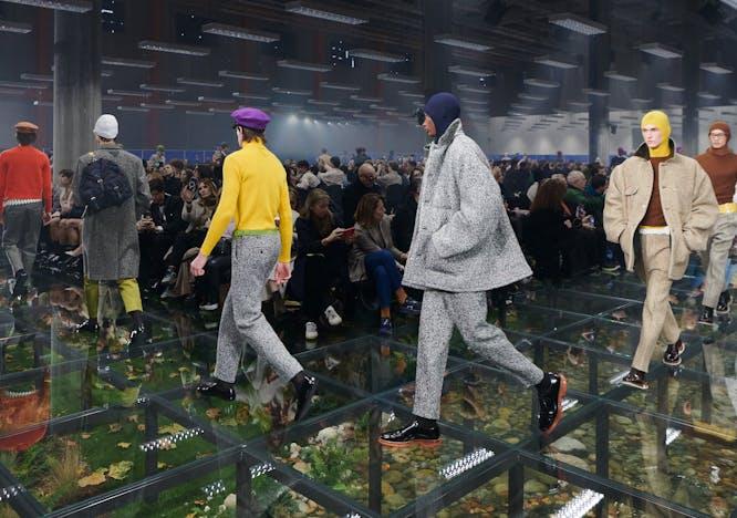 Prada la sfilata uomo autunno inverno 2024-25 alla Milano Fashion Week