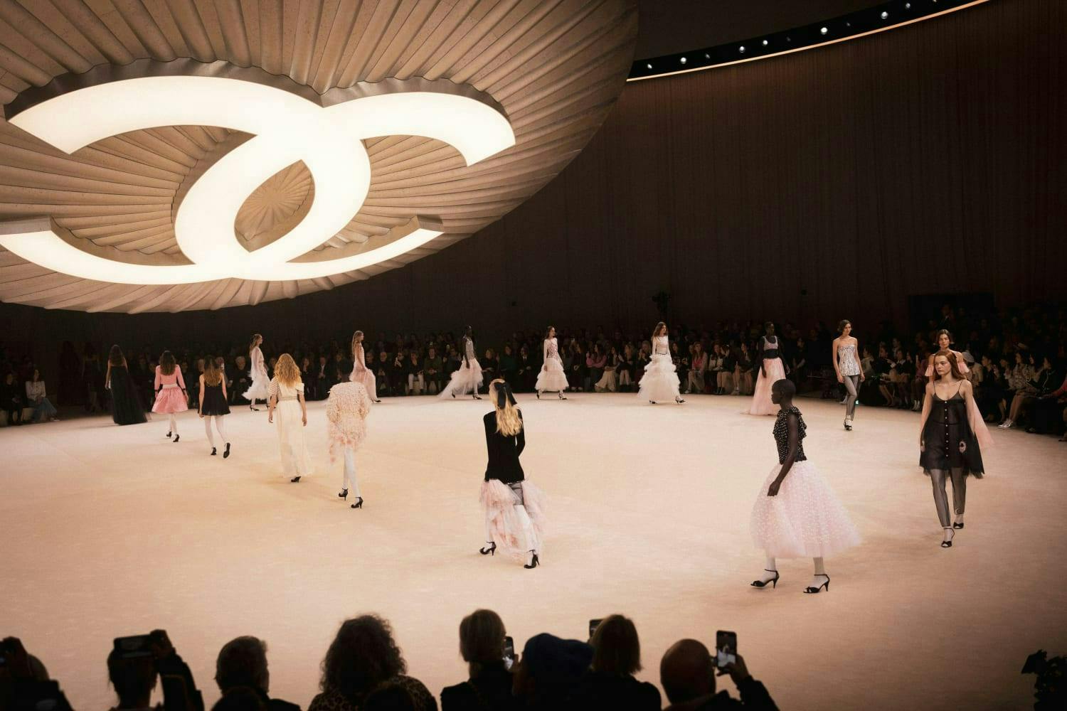 La sfilata Haute Couture di Chanel primavera estate 2024 (Courtesy of Chanel)