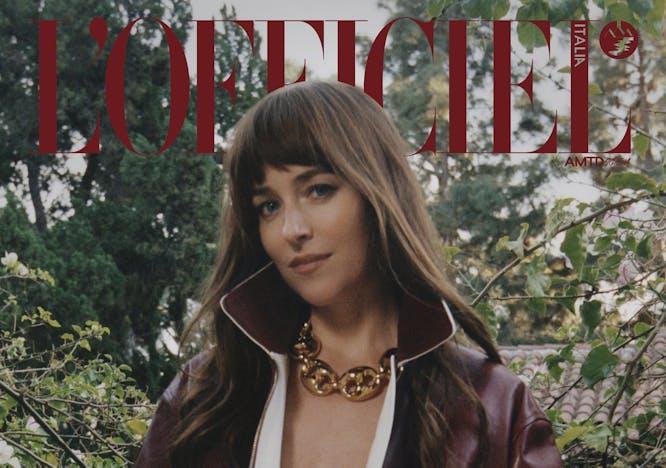 Dakota Johnson in cover indossa un total look GUCCI