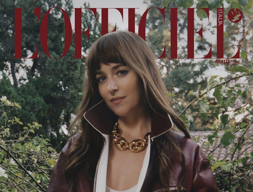 Dakota Johnson in cover indossa un total look GUCCI