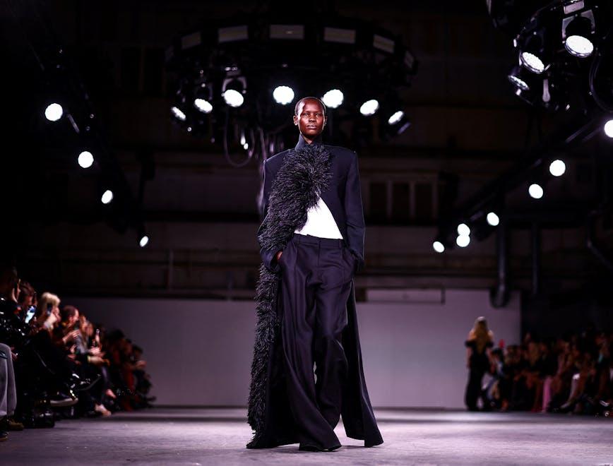 David Koma la collezione donna autunno inverno 2024-25 (Getty Images)