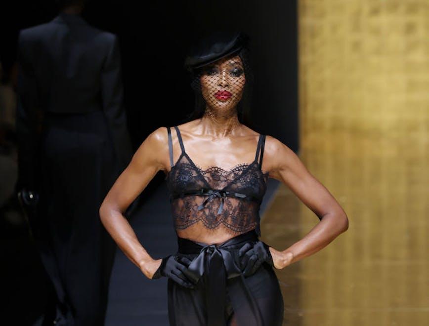 Naomi Campbell alla sfilata Dolce & Gabbana autunno inverno 2024-25 (Getty Images)