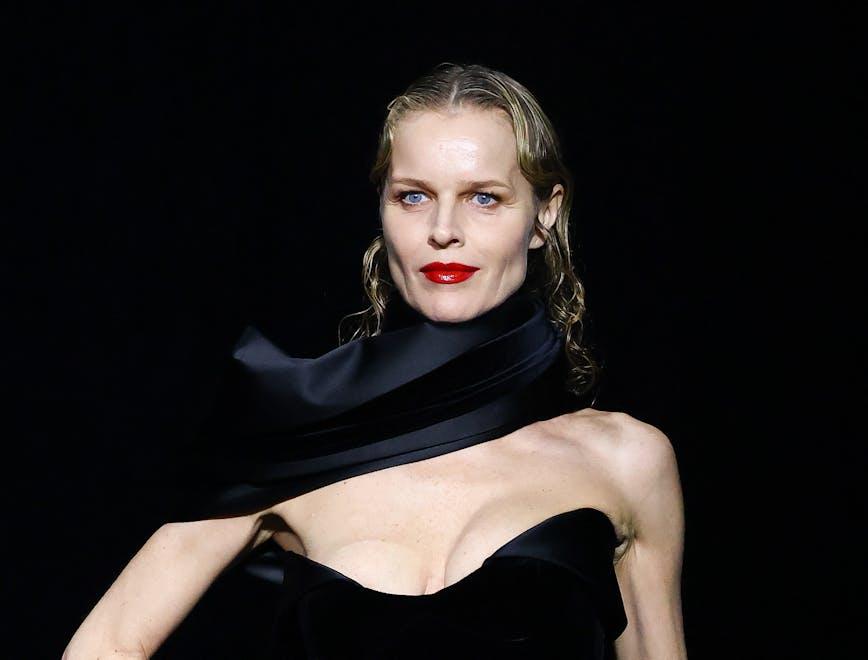 Eva Herzigova oggi Mugler FW 24/25