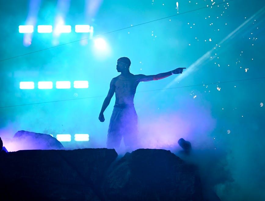 Travis Scott sul palco dello show Utopia – Circus Maximus World Tour, adesso in giro per l'Europa. Courtesy Getty