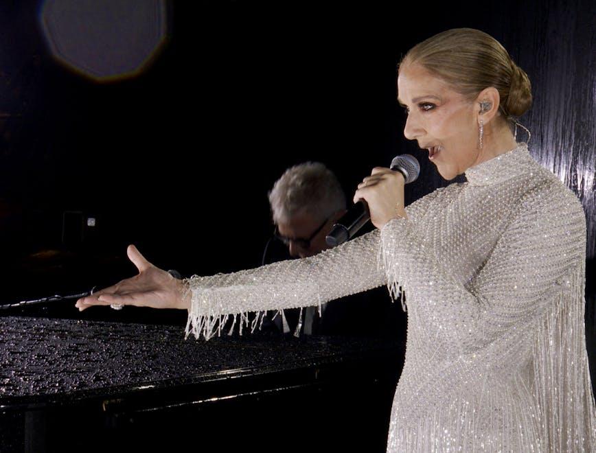 Cèline Dion durante la cerimonia di apertura dei Giochi Olimpici di Parigi 2024 (Getty Images)