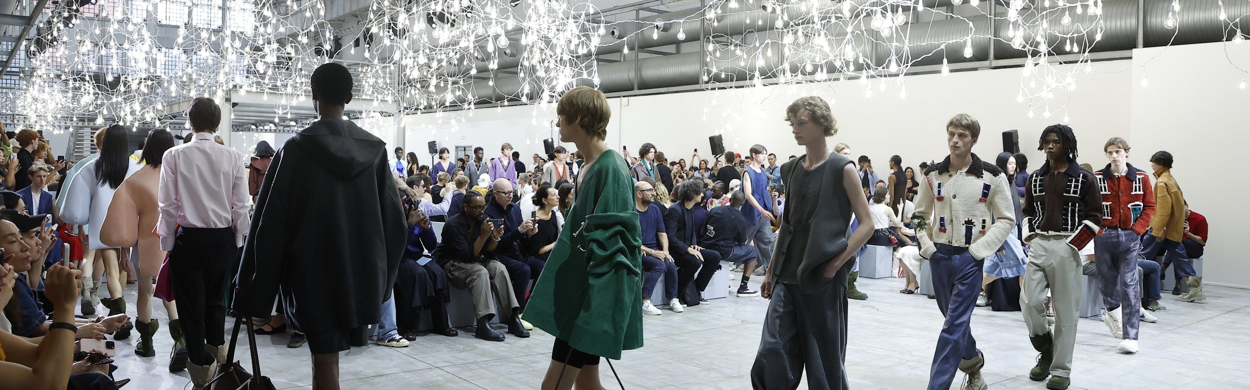 La sfialta uomo primavera estate 2025 di JW Anderson (Getty Images)