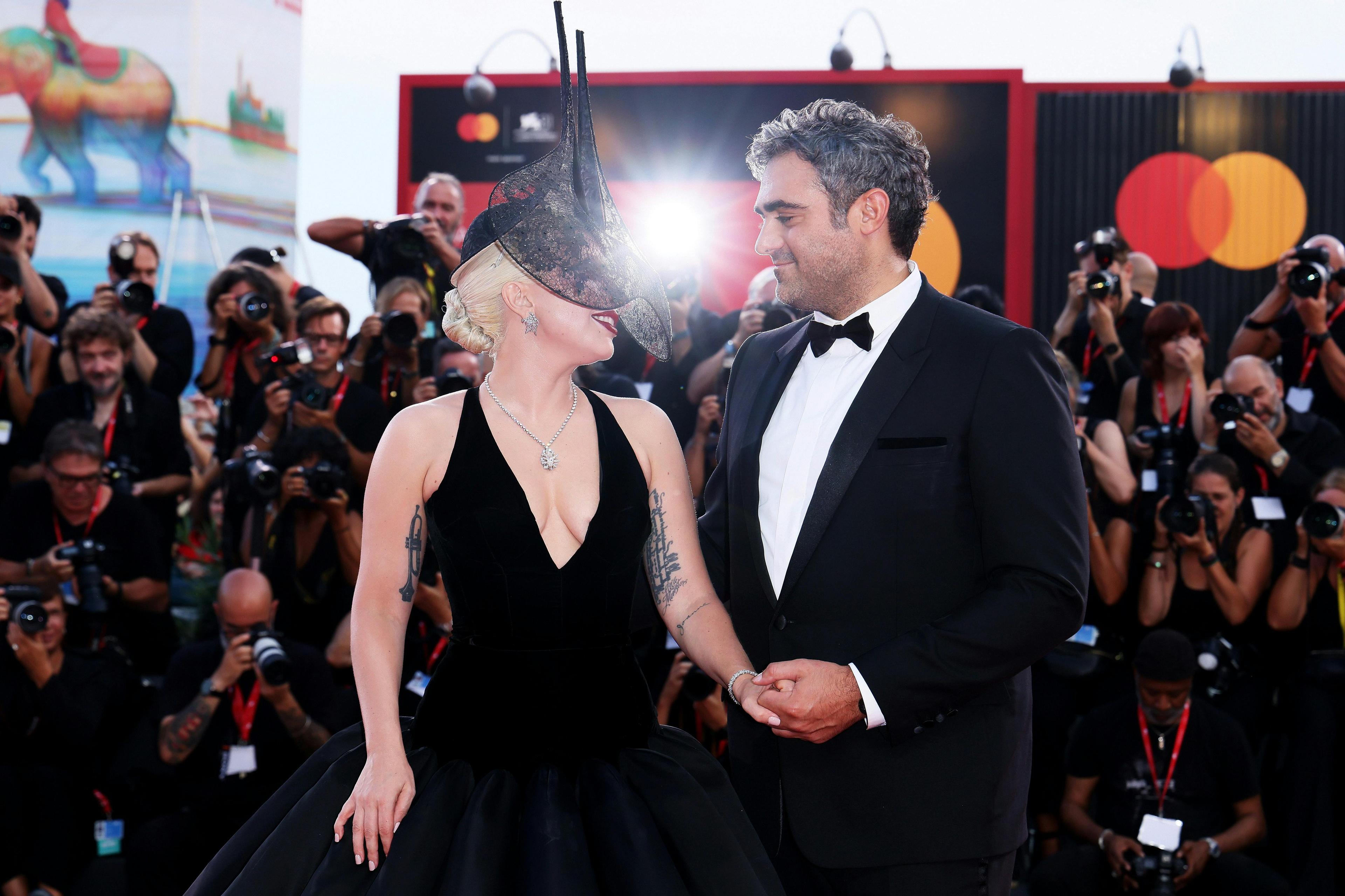 Lady Gaga e Michael Polansky sul red carpet di "Joker: Folie à Deux" durante l'81esima Mostra Internazionale d'Arte Cinematografica di Venezia (Photo by Ernesto Ruscio/Getty Images)